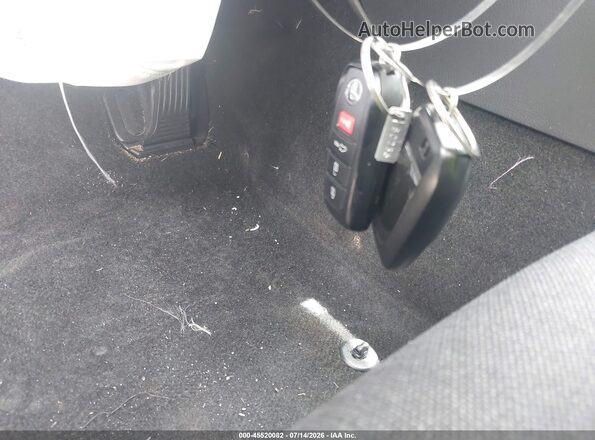4T1DAACK9SU648459 2025 TOYOTA CAMRY White Widok deski rozdzielczej