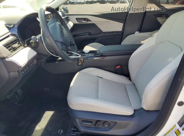 4T1DAACK9TU286229 2026 TOYOTA CAMRY White Front interior view