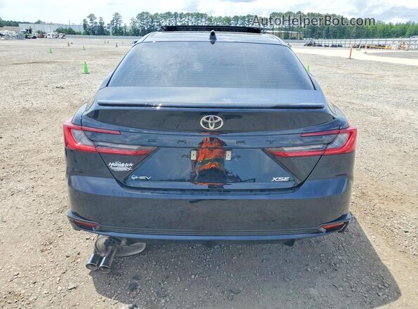 4T1DAACK9TU739913 2026 TOYOTA CAMRY Black Հետևի տեսք