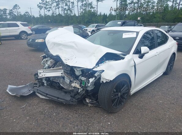 4T1DAACKXSU063826 2025 TOYOTA CAMRY White Vista tres cuartos delantera izquierda