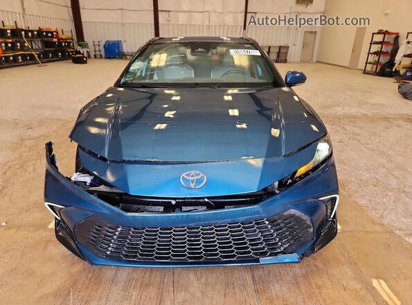 4T1DAACKXSU090735 2025 TOYOTA CAMRY Синий Вид спереди