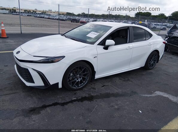4T1DAACKXSU131767 2025 TOYOTA CAMRY White Передня ліва чверть