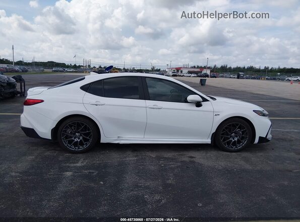 4T1DAACKXSU131767 2025 TOYOTA CAMRY White Вид задньої частини салону