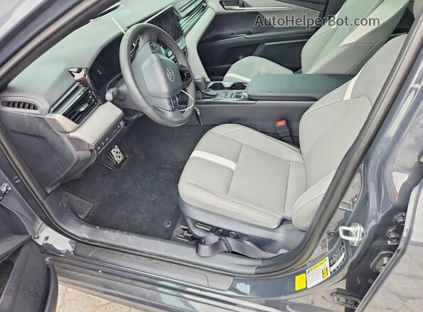 4T1DAACKXTU285526 2026 TOYOTA CAMRY Gray Вид салону спереду