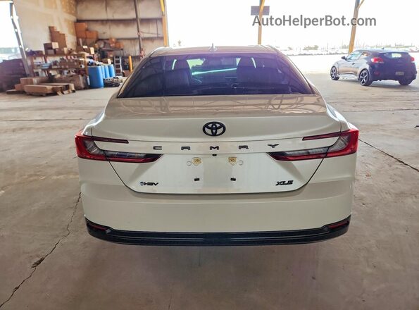 4T1DAACKXTU292170 2026 TOYOTA CAMRY White Rear view