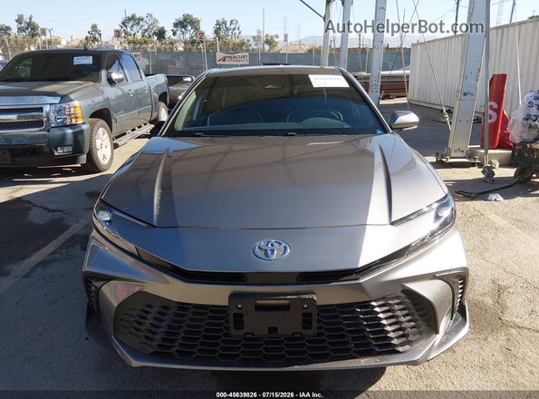 4T1DAACKXTU293187 2026 TOYOTA CAMRY Silver Widok wnętrza z tyłu