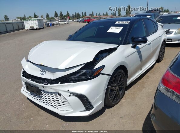 4T1DAACKXTU311610 2026 TOYOTA CAMRY White Առջևի ձախ երեք քառորդ տեսարան