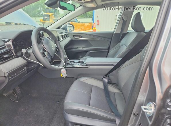 4T1DAACKXTU658158 2026 TOYOTA CAMRY Серый Вид салона спереди