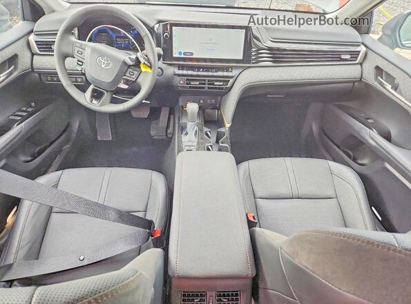 4T1DAACKXTU658158 2026 TOYOTA CAMRY Серый Вид панели приборов