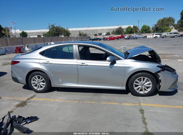 4T1DAACKXTU661092 2026 TOYOTA CAMRY Silver Սալոնի 360 աստիճան տեսք