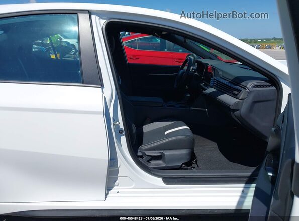 4T1DAACKXTU670696 2026 TOYOTA CAMRY White Front interior view