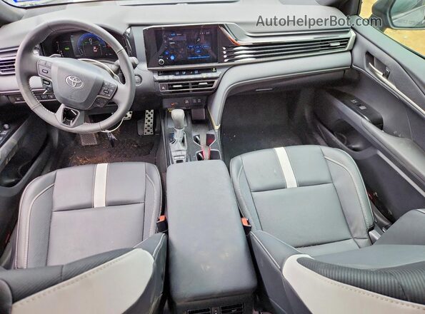 4T1DAACKXTU702529 2026 TOYOTA CAMRY Gray Widok deski rozdzielczej