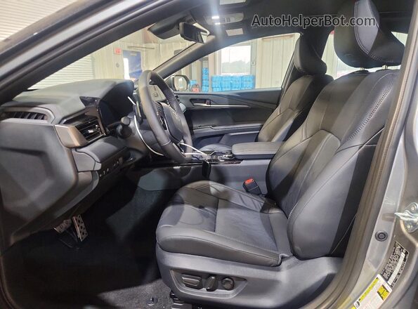 4T1DBADK0TU061743 2026 TOYOTA CAMRY Gray წინა სალონის ხედი