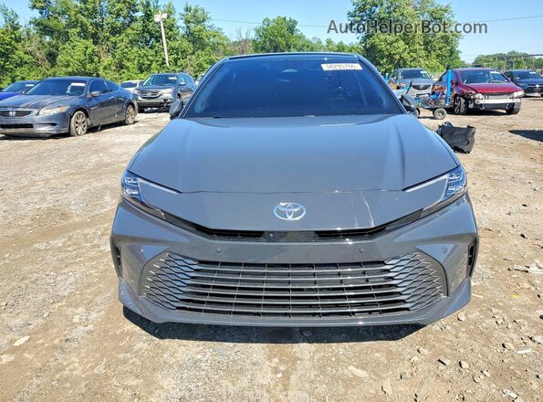 4T1DBADK1TU058396 2026 TOYOTA CAMRY Gray Դիմացի տեսք