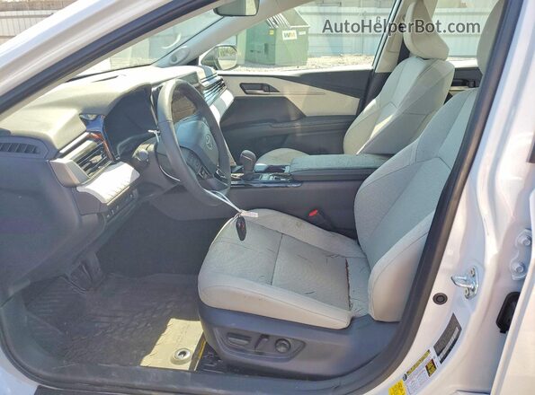 4T1DBADK1TU548742 2026 TOYOTA CAMRY White Widok wnętrza z przodu