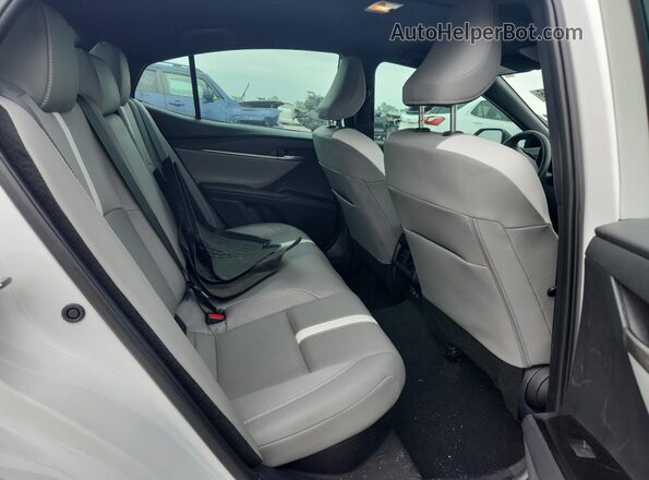 4T1DBADK2SU539658 2025 TOYOTA CAMRY White Rear seats view
