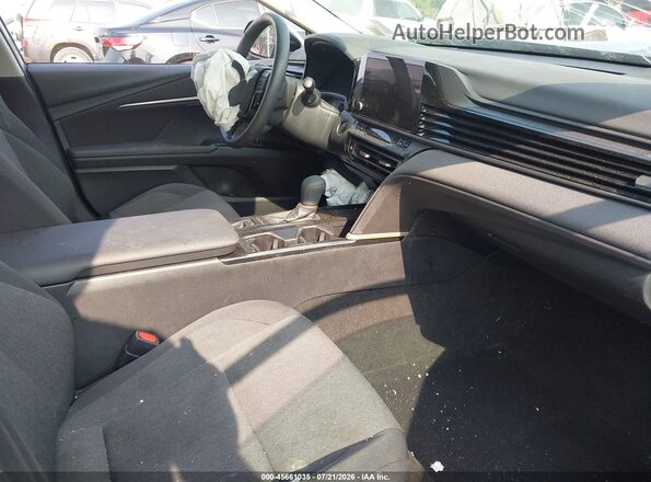 4T1DBADK3SU015242 2025 TOYOTA CAMRY Silver Սալոնի դիմացի տեսք