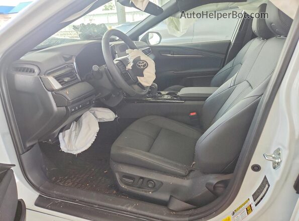 4T1DBADK4TU553403 2026 TOYOTA CAMRY Белый Вид салона спереди