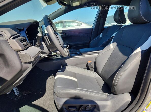 4T1DBADK5TU543768 2026 TOYOTA CAMRY Silver Widok wnętrza z przodu
