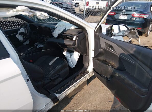 4T1DBADK6SU009841 2025 TOYOTA CAMRY Белый Вид салона спереди
