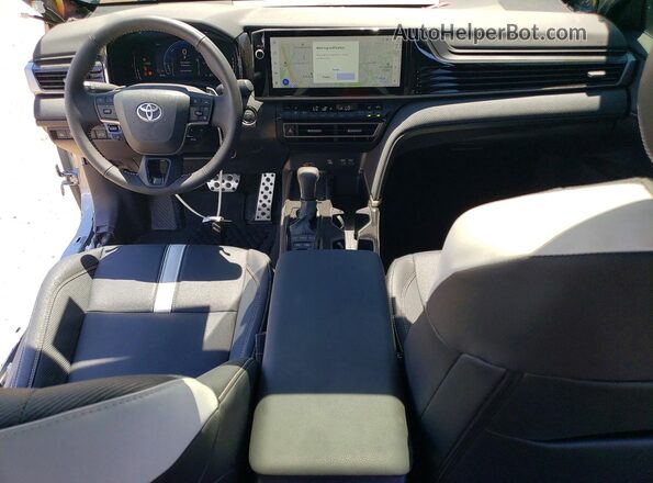 4T1DBADK6TU550857 2026 TOYOTA CAMRY Silver Вид панелі приладів