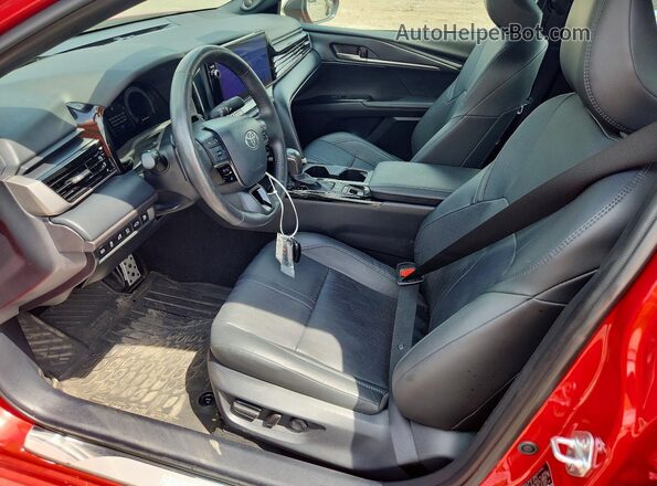 4T1DBADK7SU021240 2025 TOYOTA CAMRY Red Vista interior delantera