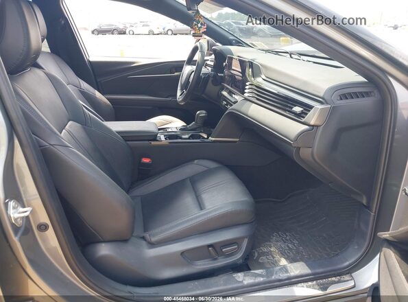 4T1DBADK7SU512228 2025 TOYOTA CAMRY Silver Widok wnętrza z przodu