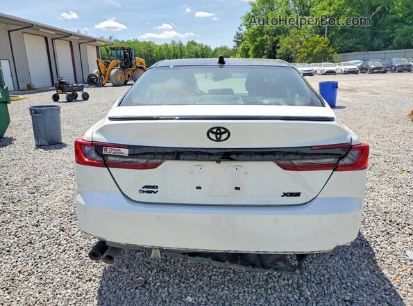 4T1DBADK9SU010580 2025 TOYOTA CAMRY White Հետևի տեսք