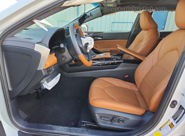 4T1DZ1FB3NU072957 2022 TOYOTA AVALON White Вид салону спереду