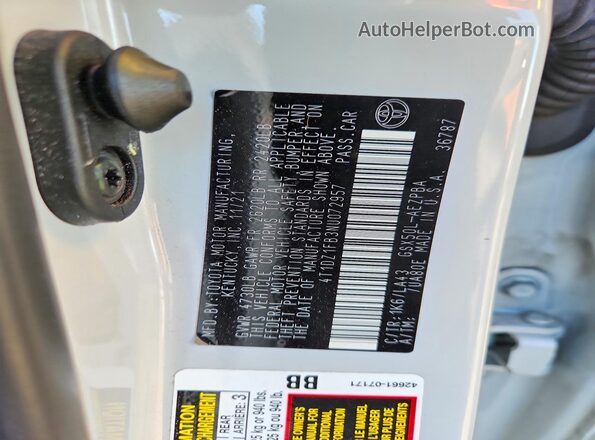 4T1DZ1FB3NU072957 2022 TOYOTA AVALON White Вид наклейки з VIN-кодом