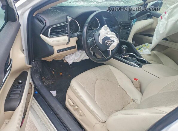 4T1F11AK4MU534111 2021 TOYOTA CAMRY Белый Вид панели приборов