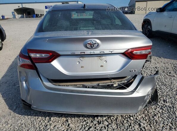 4T1F11AK8LU908296 2020 TOYOTA CAMRY Silver Vista trasera