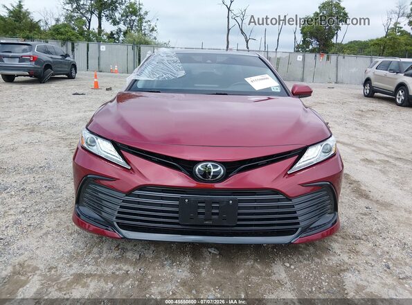 4T1F11BK5MU046476 2021 TOYOTA CAMRY Красный Вид задней части салона