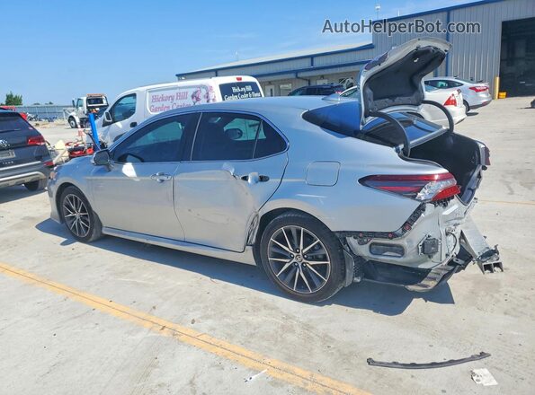 4T1F11BK6PU098753 2023 TOYOTA CAMRY Silver Trasero izquierdo