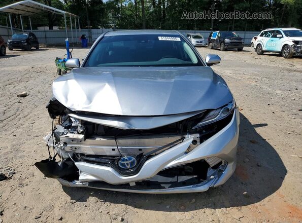 4T1F31AK1LU531241 2020 TOYOTA CAMRY Silver Widok z przodu
