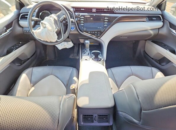 4T1F31AK8LU529065 2020 TOYOTA CAMRY White წინა პანელის ხედი