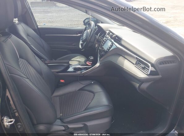 4T1G11AK0LU504056 2020 TOYOTA CAMRY Черный Вид салона спереди