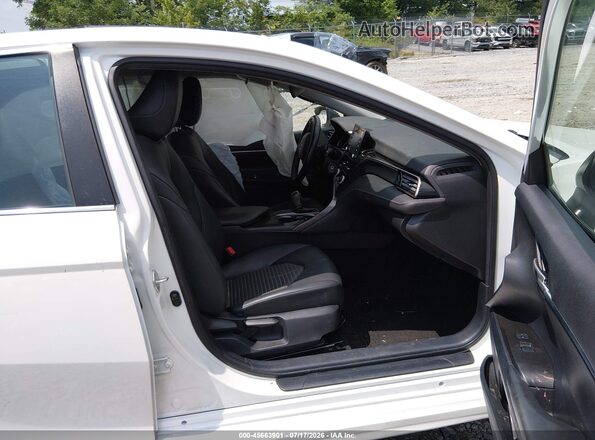 4T1G11AK0MU589580 2021 TOYOTA CAMRY White Вид салону спереду