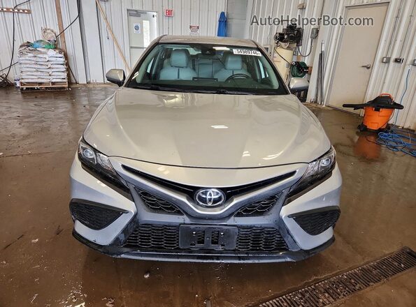 4T1G11AK1MU603941 2021 TOYOTA CAMRY Silver Դիմացի տեսք