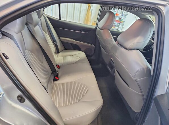 4T1G11AK1MU603941 2021 TOYOTA CAMRY Silver Հետևի նստատեղերի տեսք
