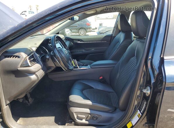 4T1G11AK2LU969910 2020 TOYOTA CAMRY Black Front interior view