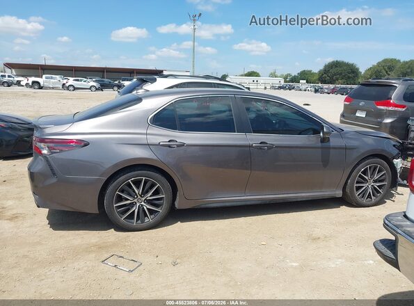 4T1G11AK2NU681503 2022 TOYOTA CAMRY Gray Widok wnętrza 360 stopni