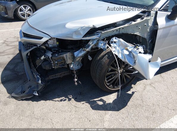 4T1G11AK3LU375987 2020 TOYOTA CAMRY Серебряный Вид спереди