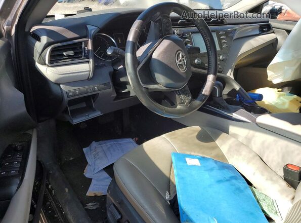 4T1G11AK3LU893744 2020 TOYOTA CAMRY Silver Widok deski rozdzielczej