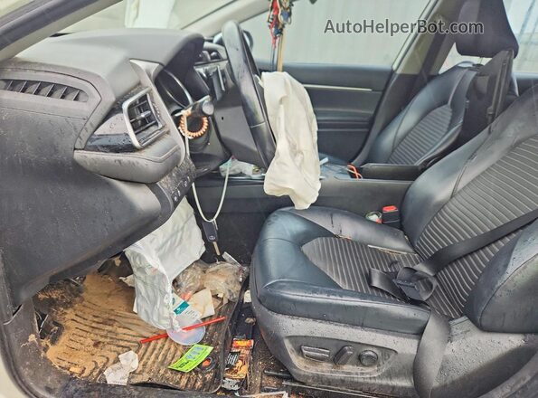 4T1G11AK3LU904404 2020 TOYOTA CAMRY White Вид салону спереду