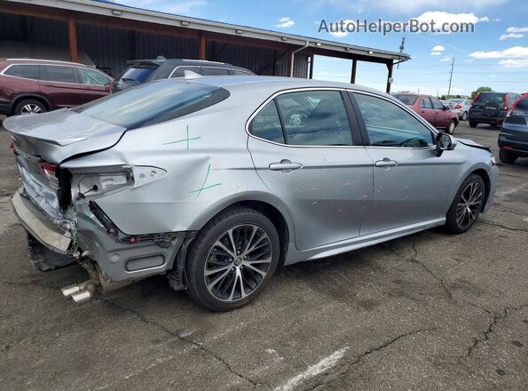 4T1G11AK3LU907075 2020 TOYOTA CAMRY Серебряный Задняя правая четверть
