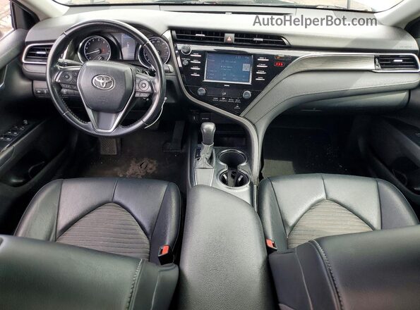 4T1G11AK3LU907075 2020 TOYOTA CAMRY Серебряный Вид панели приборов