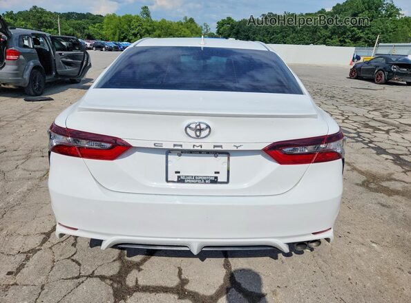 4T1G11AK3MU525906 2021 TOYOTA CAMRY White Widok z tyłu