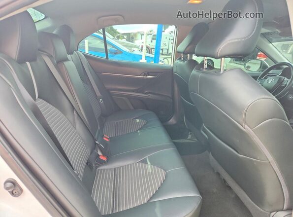 4T1G11AK3MU525906 2021 TOYOTA CAMRY White Widok tylnych siedzeń