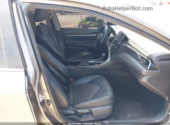 4T1G11AK6MU551920 2021 TOYOTA CAMRY Серый Вид салона спереди
